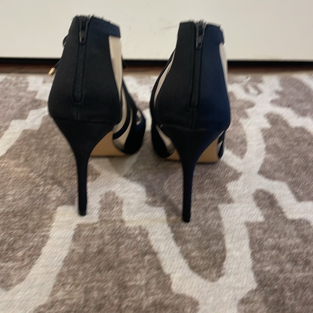 Nina booties - Picture 3 of 4